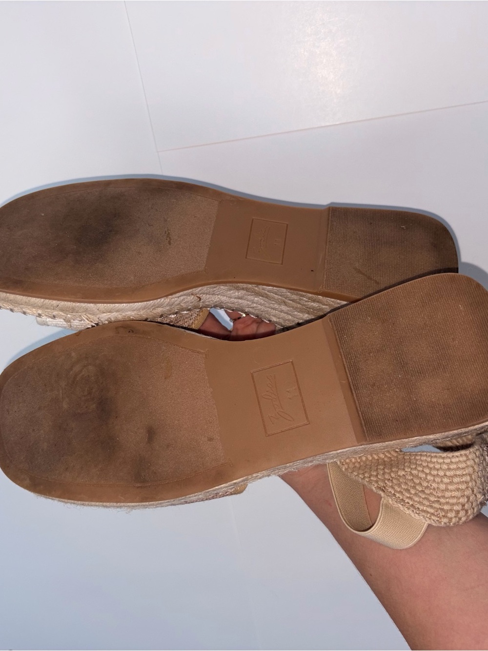 Size 11 Zodiac Neutral Woven Striped Espadrille Sandals- excellent condition - Picture 5 of 5